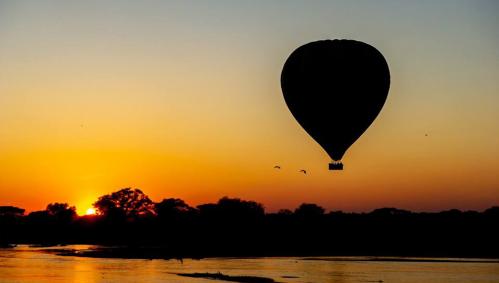 IHRE BALLONFAHRT TANSANIA BEGINNT